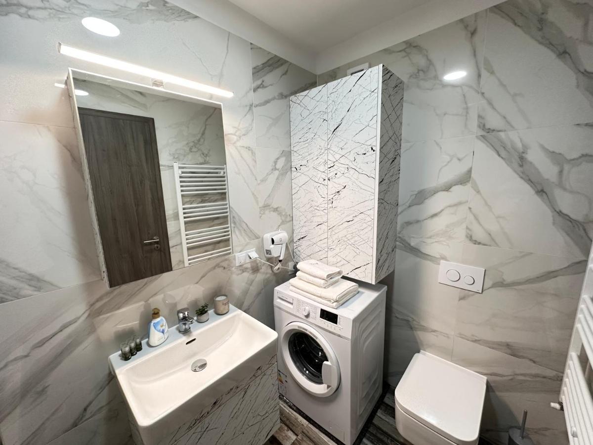 Deluxe Cozy Apartments - Coresi Mall #Brasov Bagian luar foto