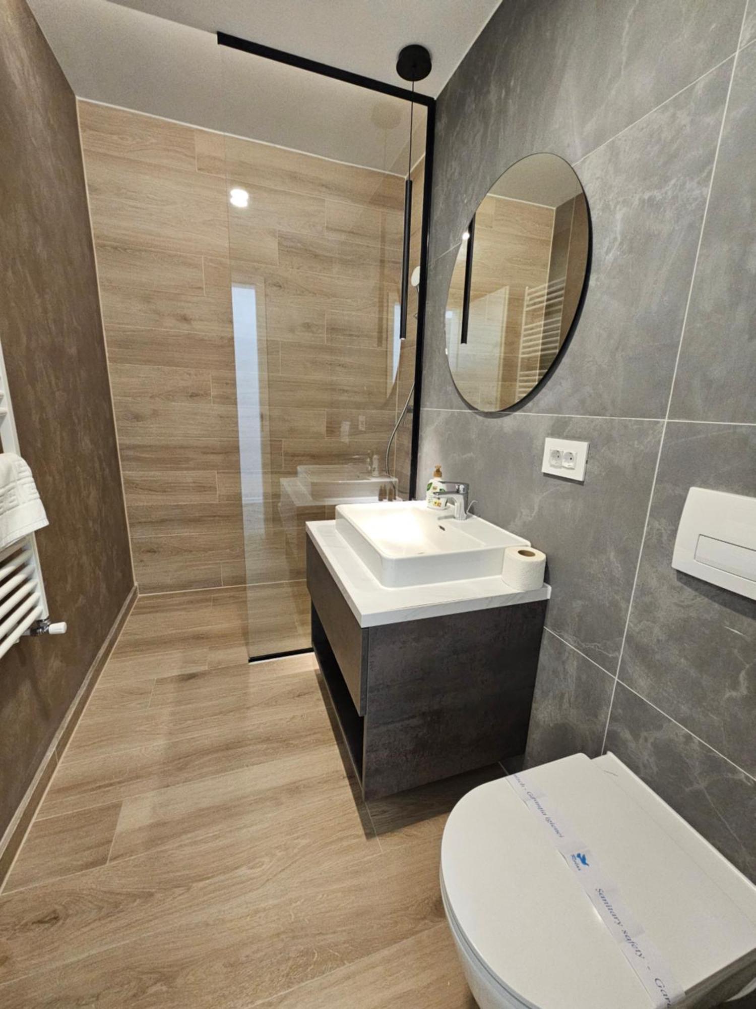 Deluxe Cozy Apartments - Coresi Mall #Brasov Bagian luar foto